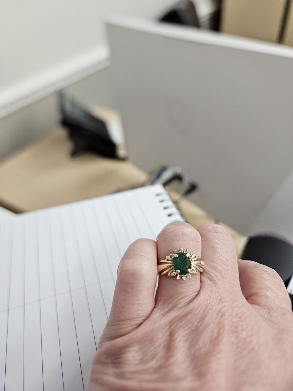 14k Gold Ring with Emerald Stone and Eight Sparkling Diamonds